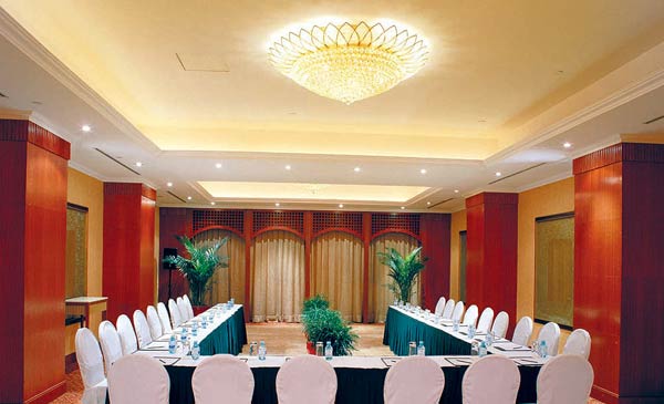 Business-Travel-Conference-Rooms-2