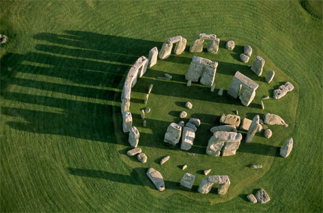 stonehenge-from-above-692016-ga