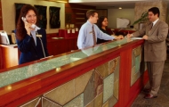 Hotelurile de 5 stele din Capitală mai au de „lucrat” la personal