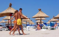 Vânzările de vacanţe pe litoral prin agenţiile de turism au crescut cu 20%