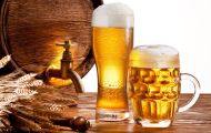 Berarii critică decizia autorităţilor de a creşte cu 10% acciza la bere