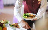 Perspective optimiste de angajare în hoteluri și restaurante