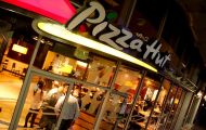 KFC și Pizza Hut deschid două restaurante în Mega Mall