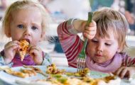 Studiu: Meniurile restaurantelor duc lipsă de opțiuni pentru copii
