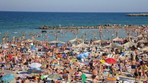 STUDIU: Peste o treime din turiștii de pe litoralul românesc sunt bucureșteni