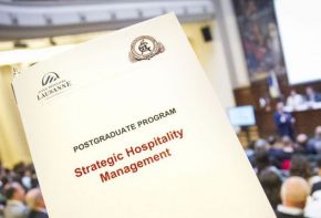A doua serie de cursanți a absolvit cursul postuniversitar “Managementul Strategic al Ospitalității”