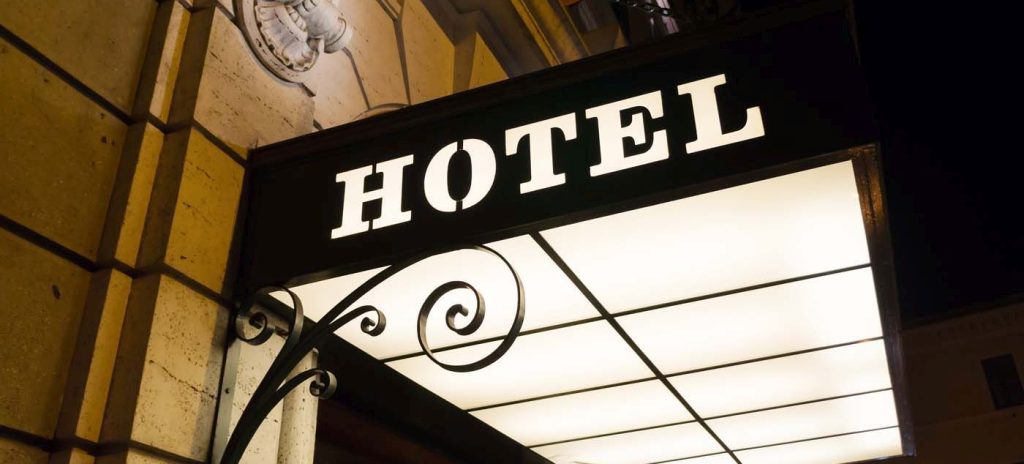 INS: Înnoptările în structurile de primire turistică au scăzut cu peste 97% în luna aprilie