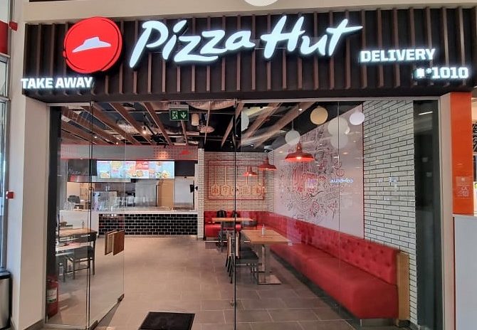 S-a deschis un nou restaurant Pizza Hut Fast Casual Delivery în București