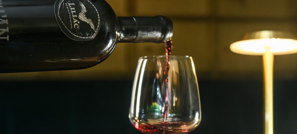 După o pauză de 5 ani, Crama Liliac a dezvăluit noua ediție a vinului TITAN