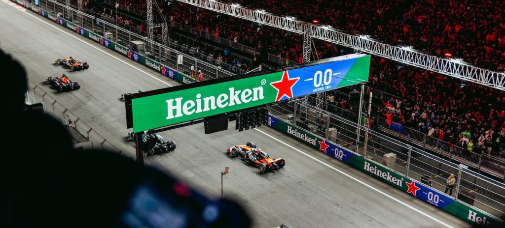 Heineken® lansează în România platforma globală „Fanii au mai mulți prieteni”