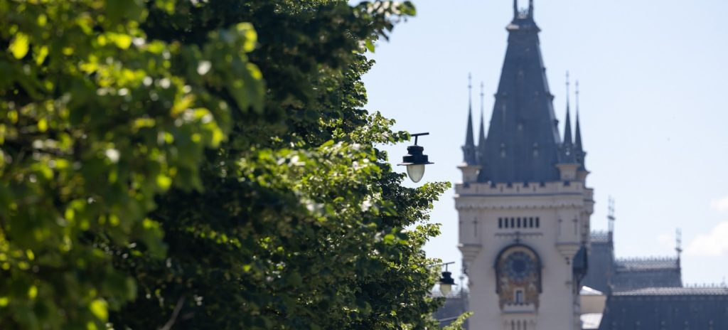 Federația Internațională a Jurnaliștilor și Scriitorilor de Turism (FIJET) a acordat Municipiului Iași Trofeul „Mărul de Aur”